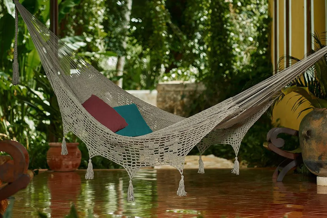 Deluxe Queen Outdoor Cotton Hammock in Dream Sands