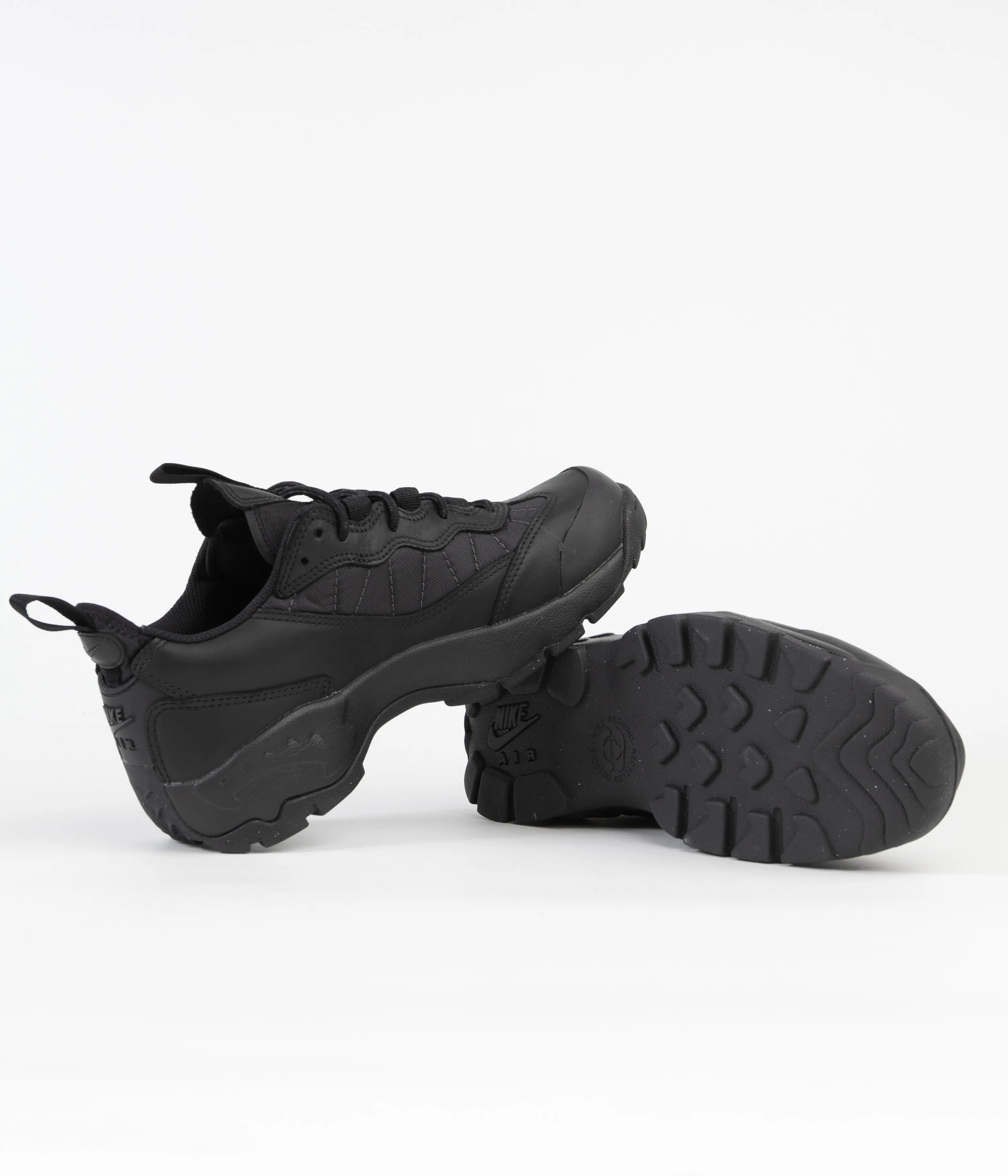 Nike ACG Air Mada Shoes - Black / Anthracite