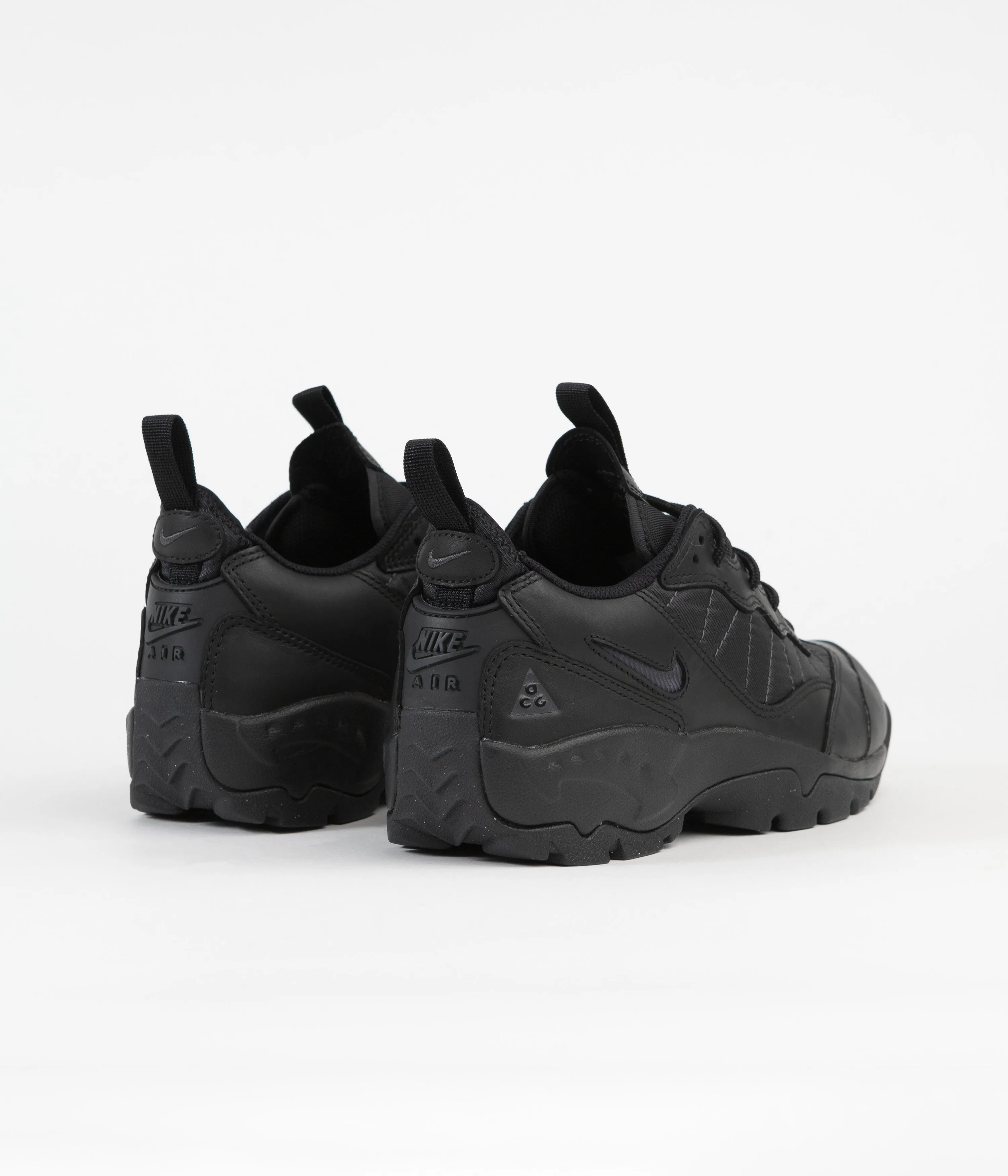 Nike ACG Air Mada Shoes - Black / Anthracite