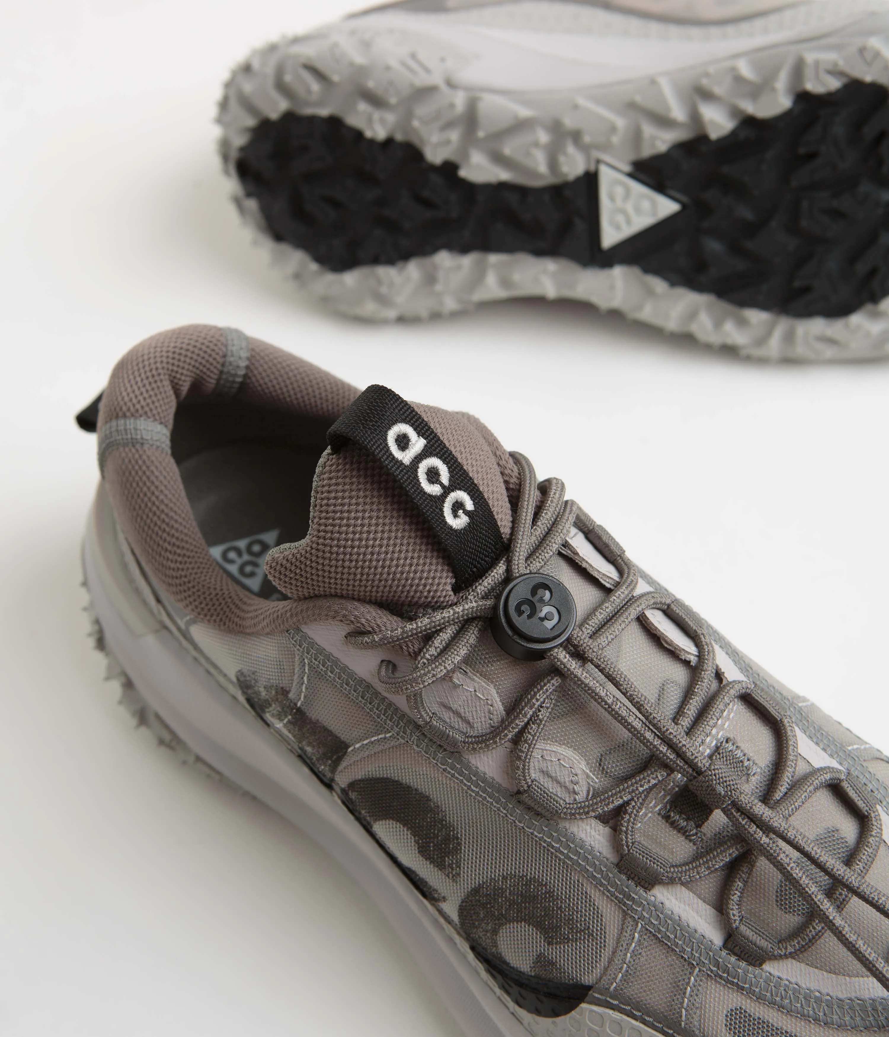 Nike ACG Mountain Fly 2 Low Shoes - Light Iron Ore / Black - Flat Pewter